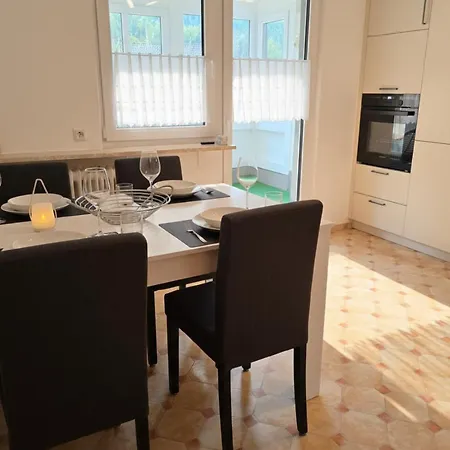 Rueckzugsort Mit Bergblick In Baiersbronn-obertal - Beheizter Wintergarten & Kostenfreier Parkplatz - 70qm * Baiersbronn